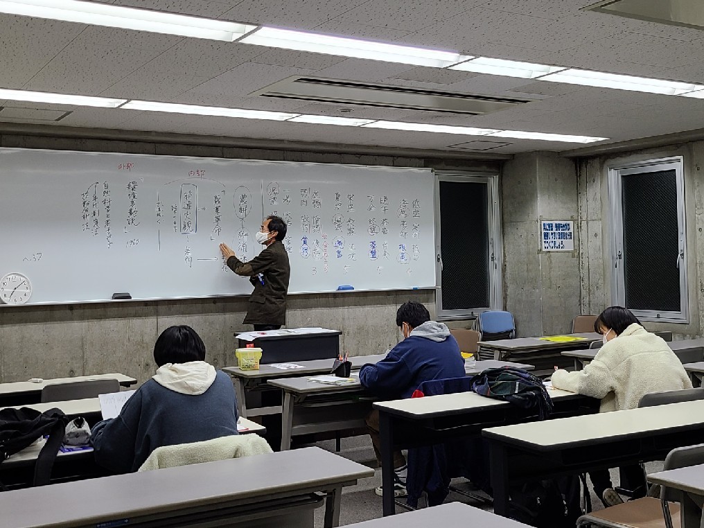 https://www.e-taishin.com/diary/img/20210118abe01%E6%B5%A6%E9%87%8E%E5%85%88%E7%94%9F%E5%AF%BE%E9%9D%A2.jpg